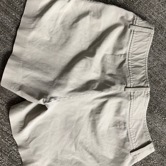 Khaki shorts - Picture 3 of 3